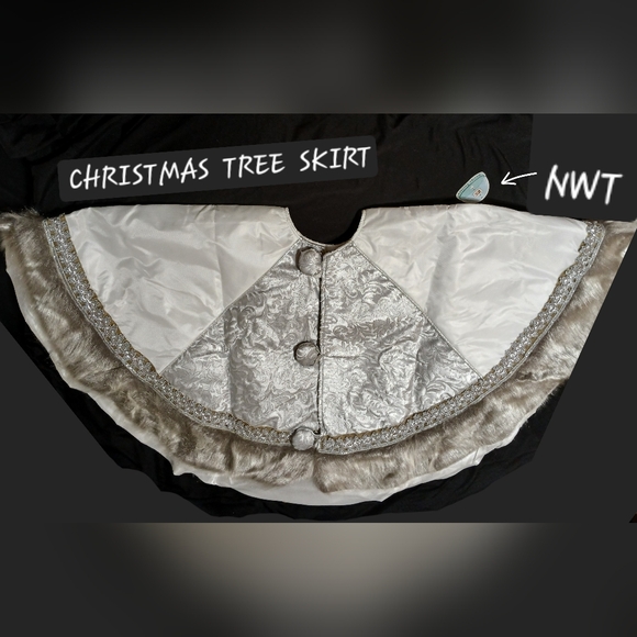 CHRISTMAS TREE SILVER-SHIMMERY SKIRT - Picture 1 of 7